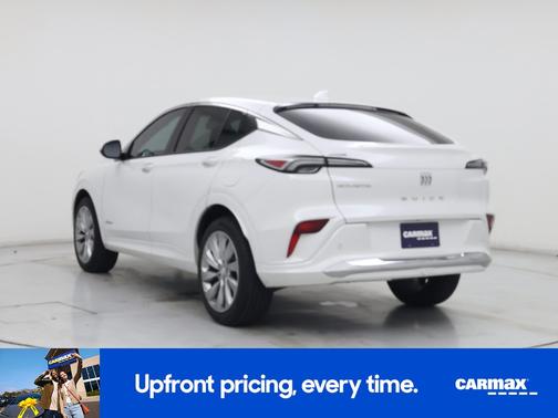 White 2025 Buick Envista Avenir