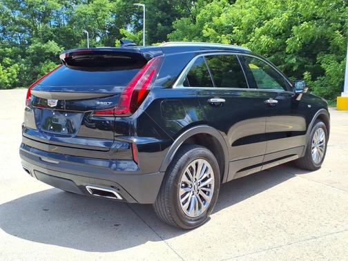 2025 Cadillac XT4 AWD 4dr Premium Luxury