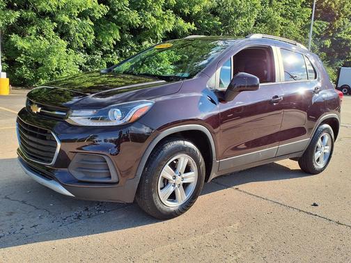 Black Cherry Metallic 2022 Chevrolet Trax AWD 4dr LT
