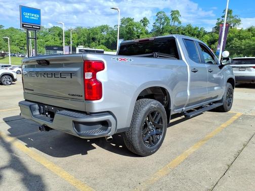 Sterling Gray Metallic 2023 Chevrolet Silverado 1500 4WD Double Cab 147" Custom
