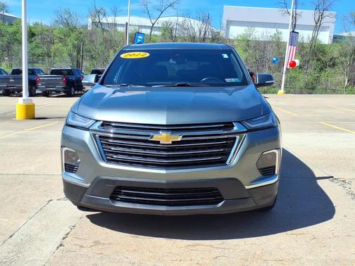 Silver Sage Metallic 2022 Chevrolet Traverse LT Cloth