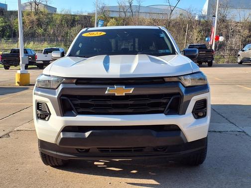 Summit White 2023 Chevrolet Colorado 4WD Crew Cab LT
