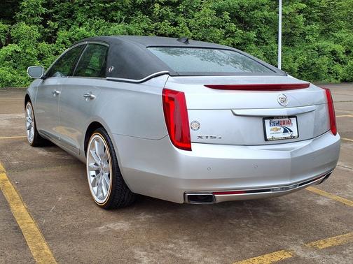 White Diamond Tricoat 2015 Cadillac XTS 4dr Sdn Luxury AWD