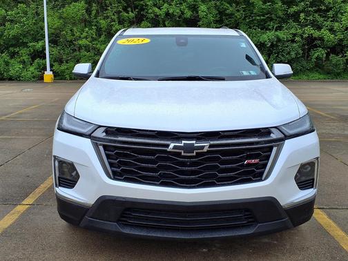 Iridescent Pearl Tricoat 2023 Chevrolet Traverse AWD 4dr RS