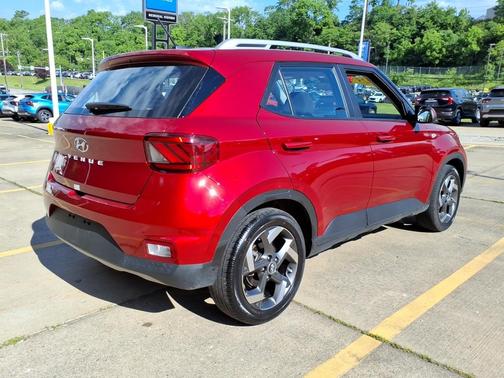 Ultimate Red 2025 Hyundai VENUE SEL IVT