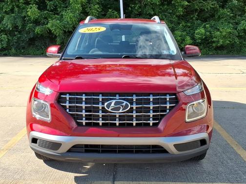 Ultimate Red 2025 Hyundai VENUE SEL IVT