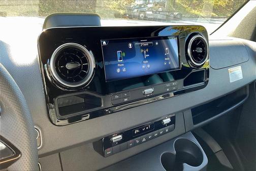 2026 Mercedes-Benz Sprinter 2500 Passenger 144 WB