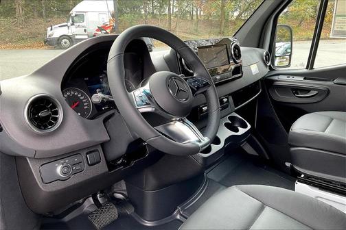 2026 Mercedes-Benz Sprinter 2500 Cargo 144 WB