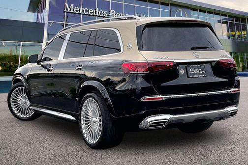 Obisidian Black/Kalahari Gold 2023 Mercedes-Benz Maybach GLS 600 4MATIC