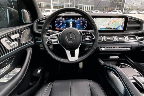 Obisidian Black/Kalahari Gold 2023 Mercedes-Benz Maybach GLS 600 4MATIC