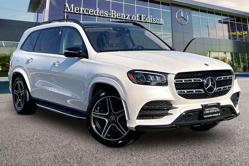 MANUFAKTUR Diamond White Metallic 2023 Mercedes-Benz GLS 450 4MATIC