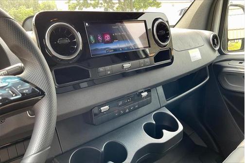 2025 Mercedes-Benz Sprinter 2500 High Roof