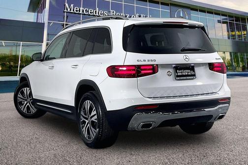 Polar White 2026 Mercedes-Benz GLB 250 4MATIC