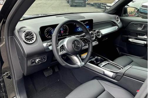2025 Mercedes-Benz GLB 250 4MATIC