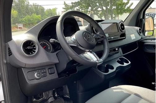 2025 Mercedes-Benz Sprinter 2500 High Roof