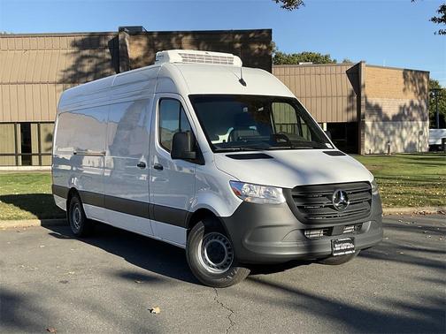 2025 Mercedes-Benz Sprinter 2500 High Roof