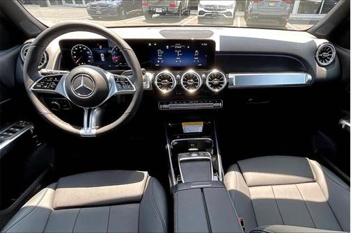 2025 Mercedes-Benz GLB 250 4MATIC