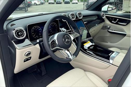 2025 Mercedes-Benz GLC 300 4MATIC