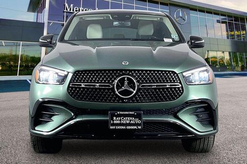 MANUFAKTUR Ireland Mid Green Metallic 2026 Mercedes-Benz GLE 450 4MATIC