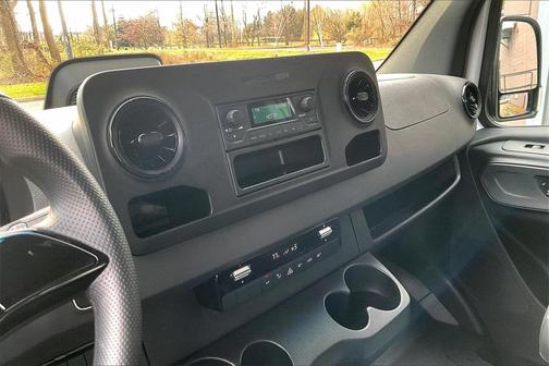 2025 Mercedes-Benz Sprinter 2500 Standard Roof