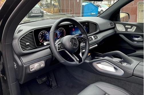 2025 Mercedes-Benz GLS 450 4MATIC
