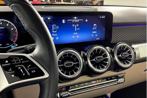 2025 Mercedes-Benz GLB 250 4MATIC