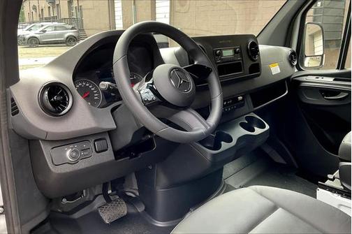 2025 Mercedes-Benz Sprinter 2500 Standard Roof