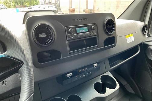 2025 Mercedes-Benz Sprinter 2500 Standard Roof