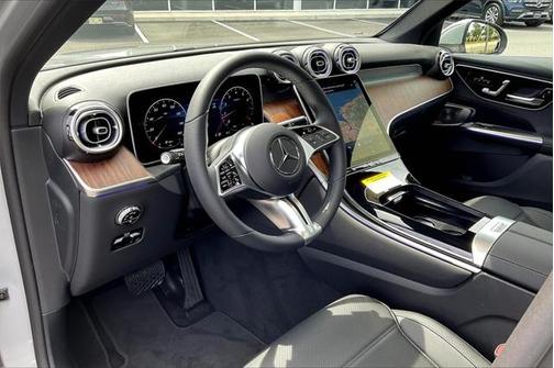 2025 Mercedes-Benz GLC 300 4MATIC