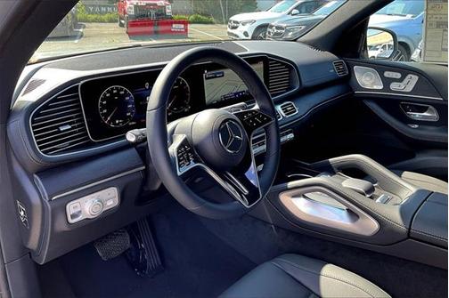 2025 Mercedes-Benz GLS 450 4MATIC