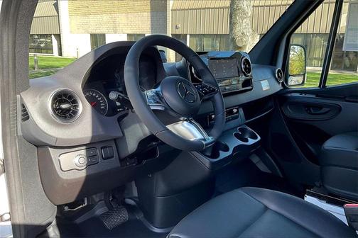 2026 Mercedes-Benz Sprinter 2500 Cargo 144 WB