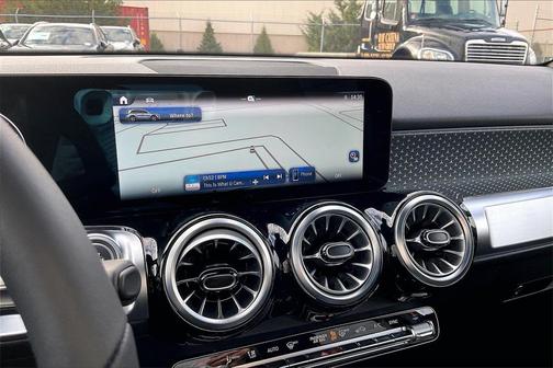 2025 Mercedes-Benz GLB 250 4MATIC