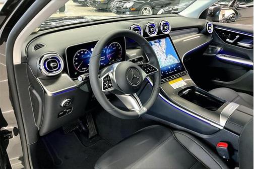 2025 Mercedes-Benz GLC 300 4MATIC