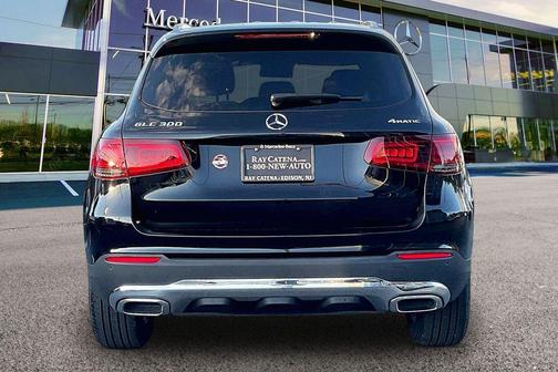 Black 2022 Mercedes-Benz GLC 300 4MATIC