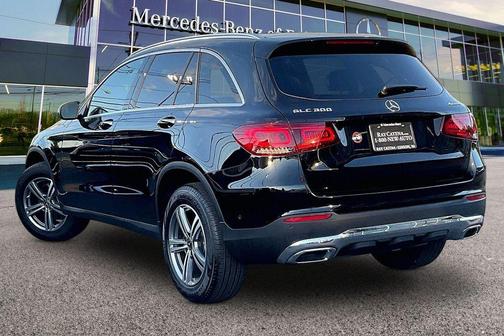 Black 2022 Mercedes-Benz GLC 300 4MATIC