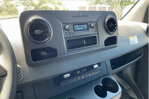 2025 Mercedes-Benz Sprinter 2500 Crew 170 WB