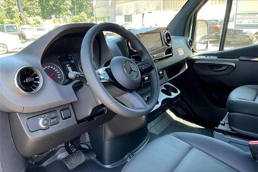 2025 Mercedes-Benz Sprinter 2500 Cargo 144 WB