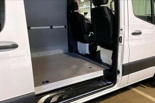 Arctic White 2023 Mercedes-Benz Sprinter 2500 Crew 144 WB