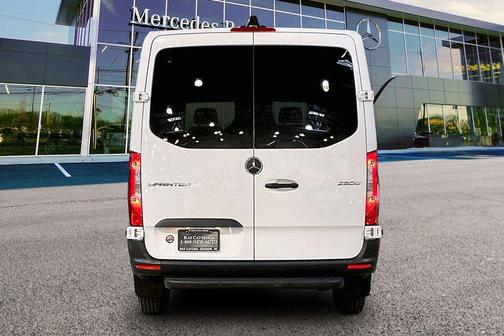 Arctic White 2023 Mercedes-Benz Sprinter 2500 Crew 144 WB