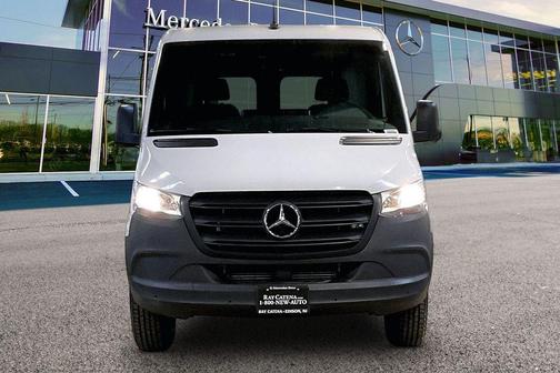 Arctic White 2023 Mercedes-Benz Sprinter 2500 Crew 144 WB