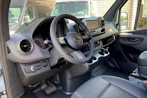 2025 Mercedes-Benz Sprinter 2500 Cargo 144 WB