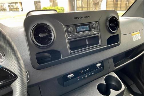 2025 Mercedes-Benz Sprinter 2500 Standard Roof