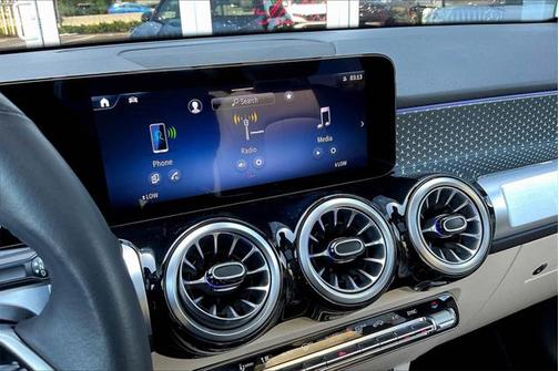 2025 Mercedes-Benz GLB 250 4MATIC