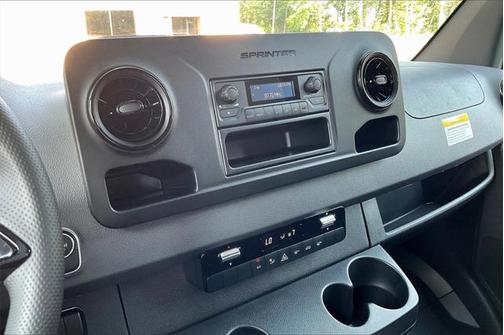 2025 Mercedes-Benz Sprinter 2500 Crew 170 WB