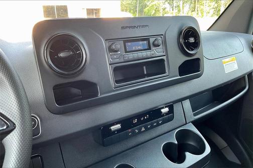 2025 Mercedes-Benz Sprinter 2500 Crew 170 WB
