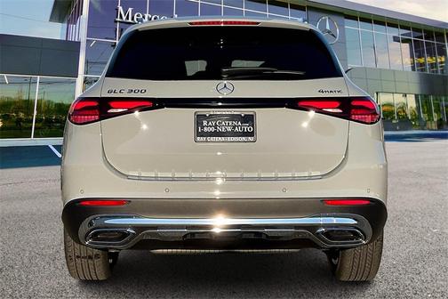 2026 Mercedes-Benz GLC 300 4MATIC