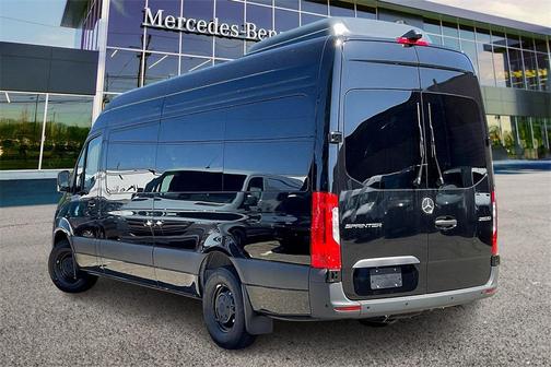 2025 Mercedes-Benz Sprinter 2500 Passenger 170 WB