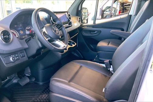 Arctic White 2026 Mercedes-Benz Sprinter 2500 Cargo 144 WB