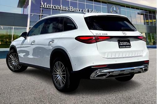 2025 Mercedes-Benz GLC 300 4MATIC