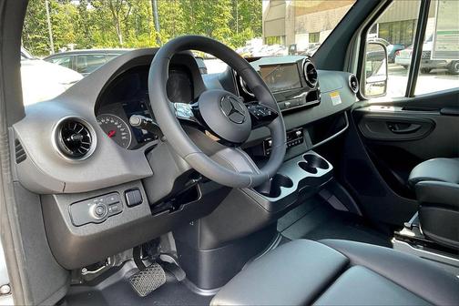 2025 Mercedes-Benz Sprinter 2500 Passenger 144 WB